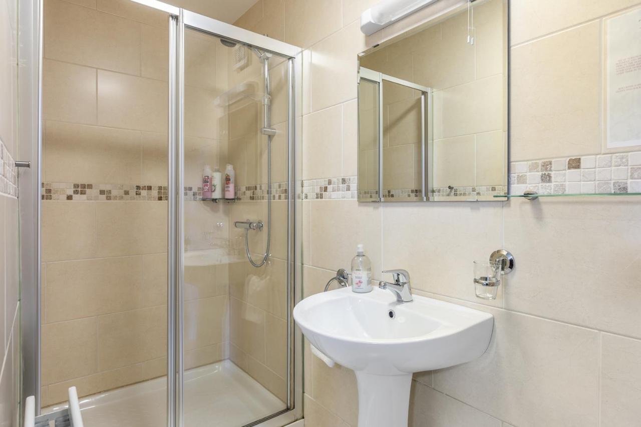 Tollyrose Country House 뉴캐슬 외부 사진